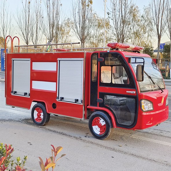 Camion de pompier électrique à réservoir d'eau